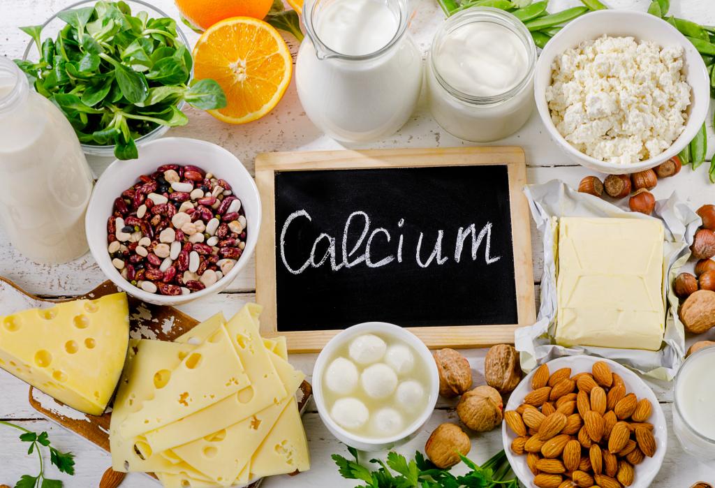 Products,rich,in,calcium.,healthy,food.,flat,lay